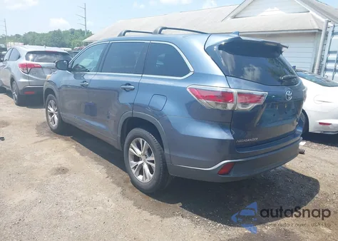2015 Toyota Highlander Le Plus V6 z USA, uszkodzony, nr VIN 5TDZKRFH0FS117490